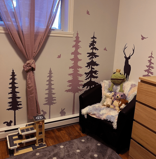 Pins et animaux de la forêt – Image 3