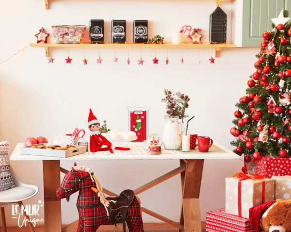 Autocollant mural - Porte d'entrée pour les LUTINS, repositionnable et réutilisable chaque année pour faire revenir la magie de Noël! – Image 2