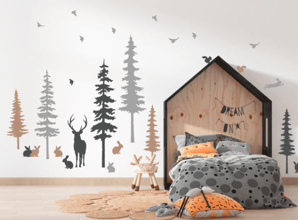 Pins et animaux de la forêt couleur accent cannelle